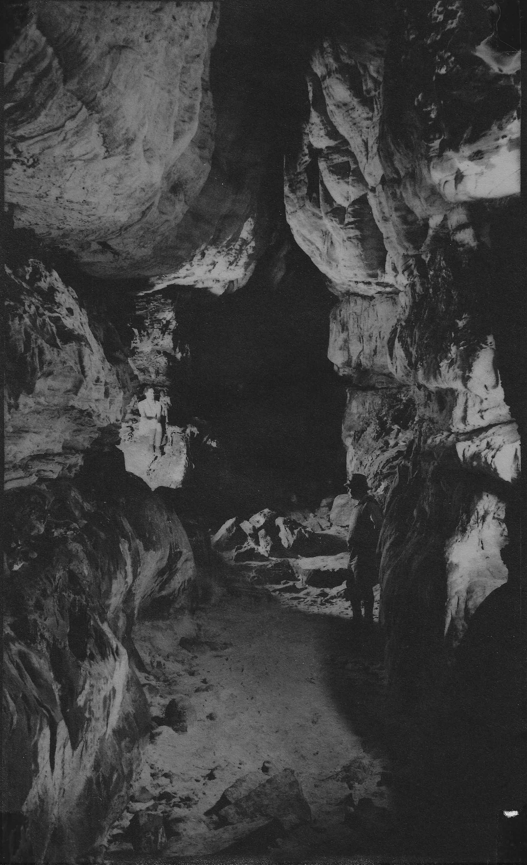 Boomslang Cave - Cathedral Hall[JCW Moore Collection]