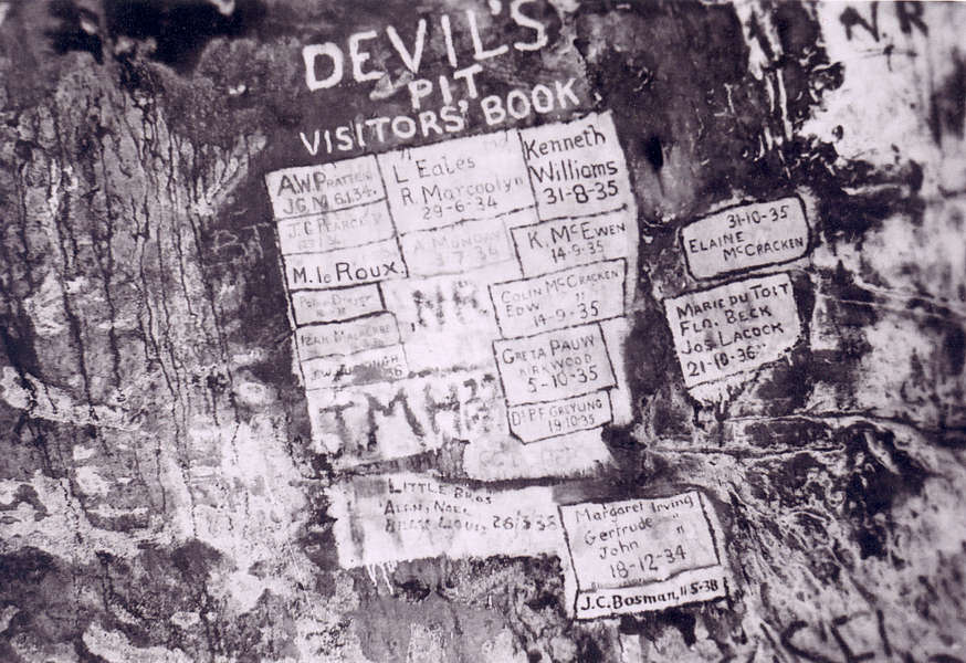 Devils Pit Cave photos