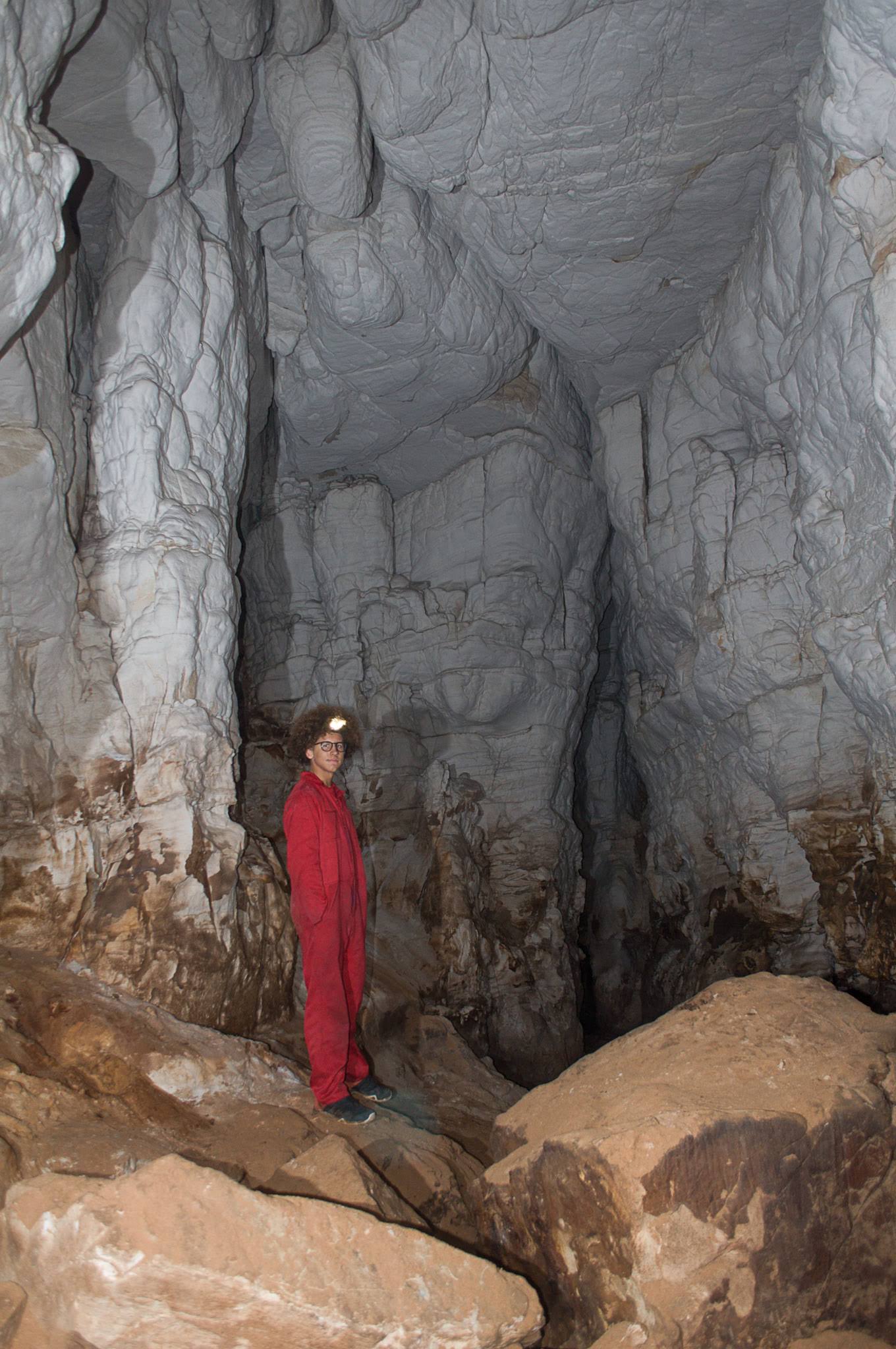 Ronans Well Cave Main Chamber towards Dog Leg[Photo][20181202] (19)