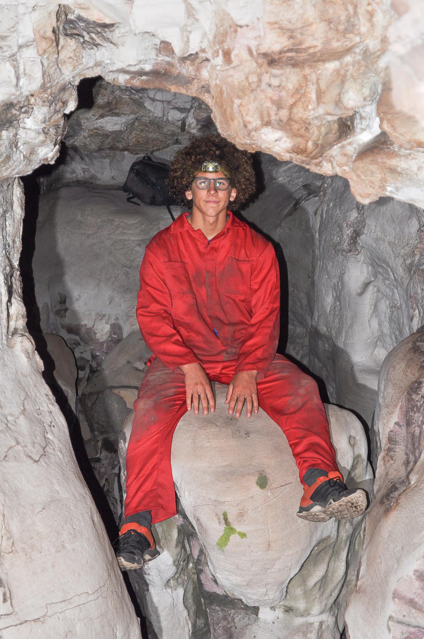 Ronans Well Cave on the pillar crossing the pits[Photo][20181202]