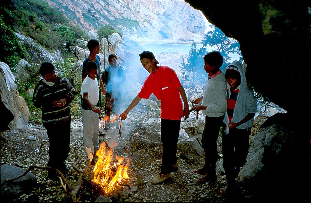 Octopus cookers Oumaatjie Cave July 1998