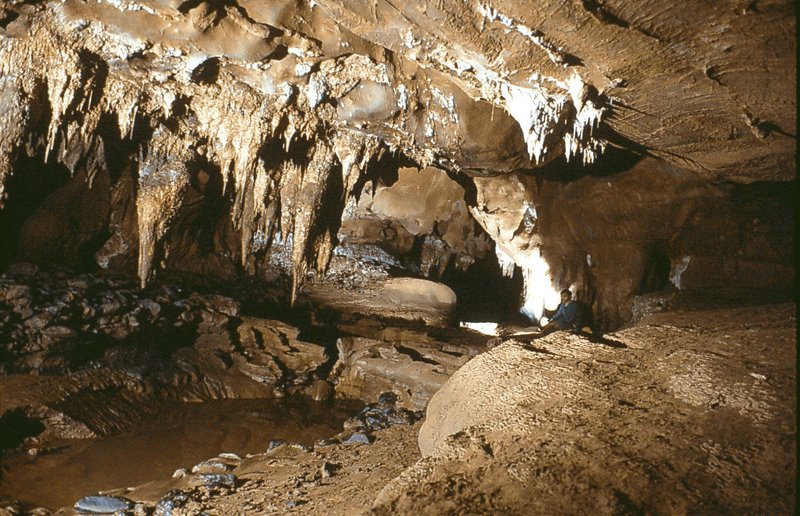 Either Stroomwater or Efflux stream passage