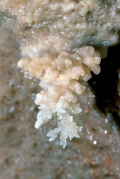 Cango 3 Aladdins Overhang