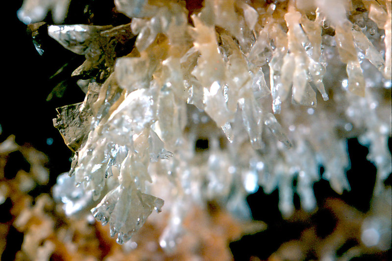 Cango 3 Aladdins Overhang crystals