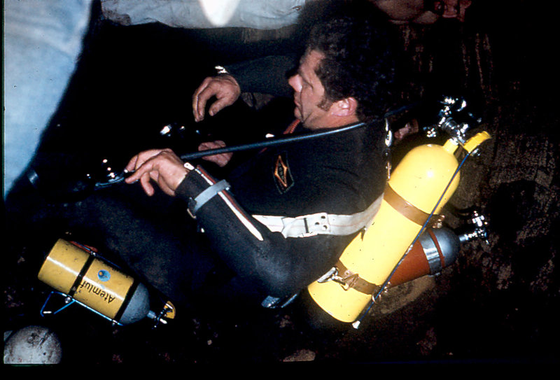 Bob Mann diving in Onmeetbare September 1973