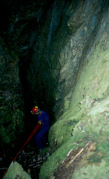 Stephan Moser descending Penn Bay cracks Tzitzikama
