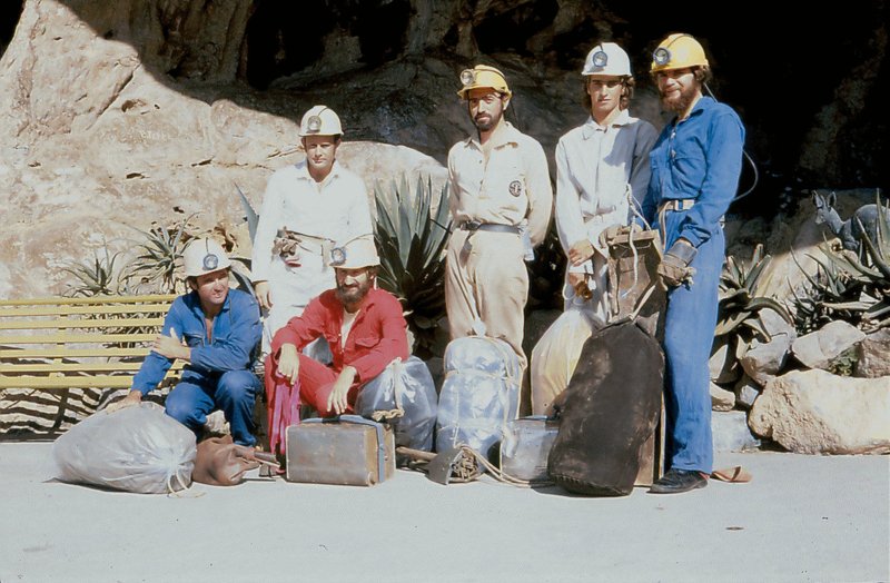 Maxwell Hall Green Land Hitchcock Crombie   Cango bivouac team