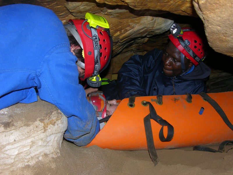 Clovelly Cave rescue practice in progress DSCN5208