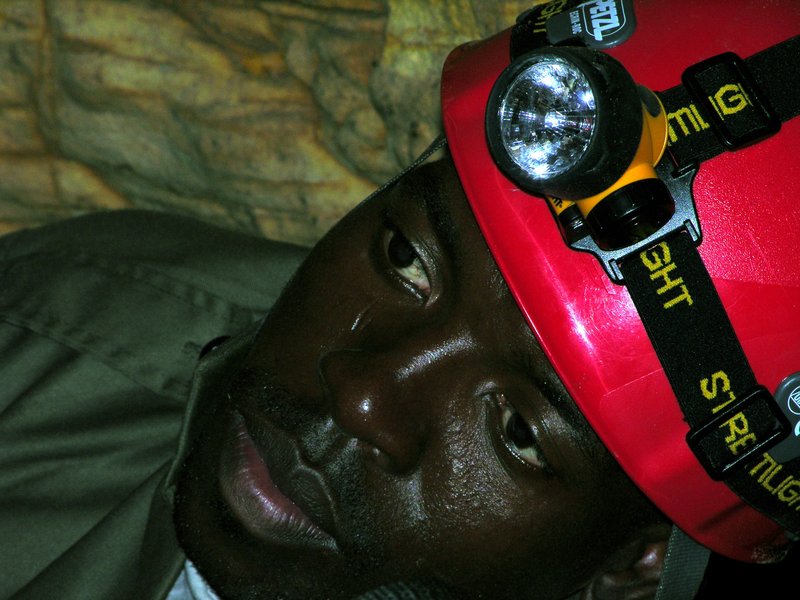 Clovelly Cave rescue practice in progress DSCN5212