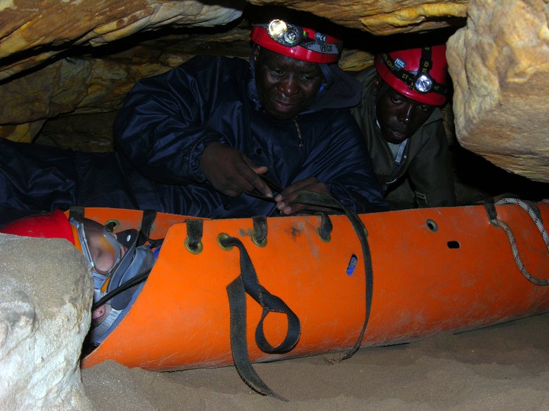 Clovelly Cave rescue practice in progress DSCN5213