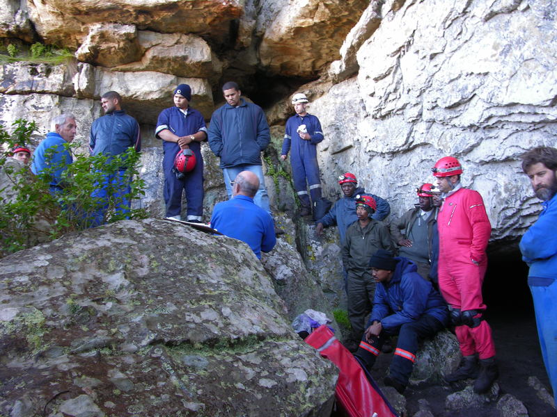 Clovelly Cave rescue practice in progress DSCN5248