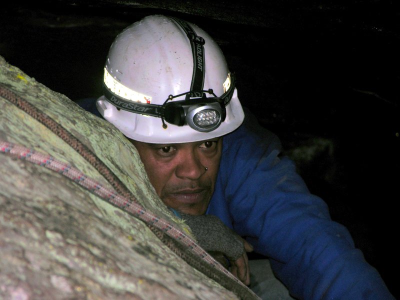 Clovelly Cave rescue practice in progress DSCN5292