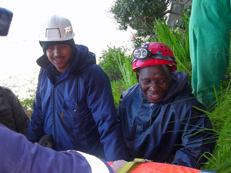 Clovelly Cave rescue practice in progress DSCN5304
