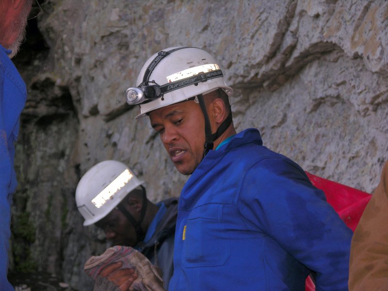 Clovelly Cave rescue practice in progress DSCN5319