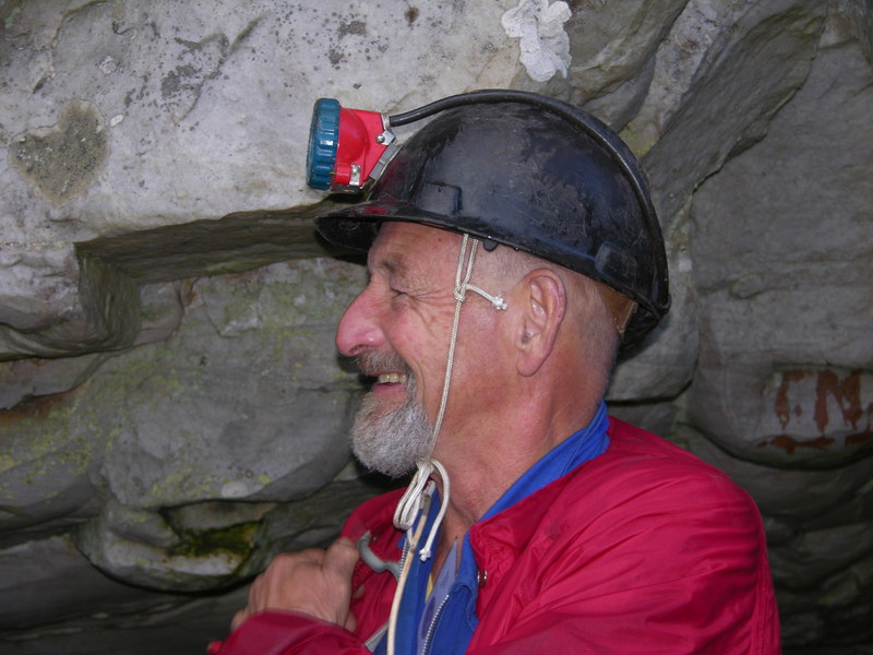 Clovelly Cave rescue practice in progress DSCN5322